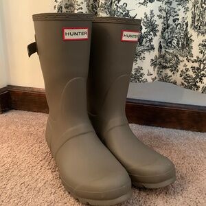 Women’s Hunter rain boot size EU 39 gray/green